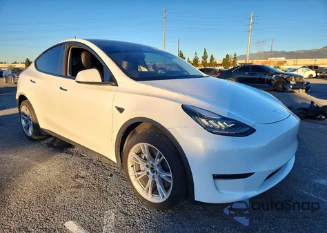 2023 Tesla Model Y z USA, uszkodzony, nr VIN 7SAYGDEE8PA137368